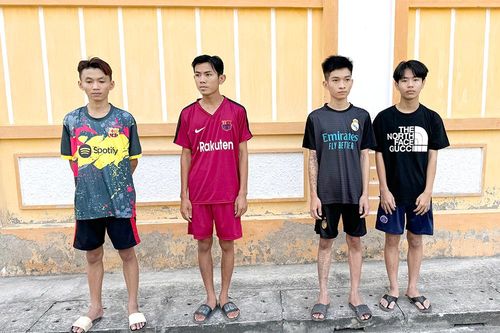 Bắt giữ nhóm thanh niên chém người gây thương tích