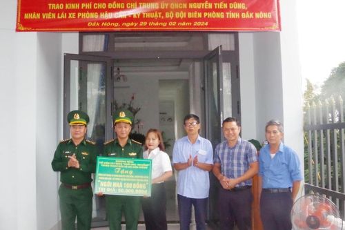 BĐBP Đắk Nông tổ chức trao kinh phí xây dựng 'Ngôi nhà 100 đồng' cho quân nhân có hoàn cảnh khó khăn