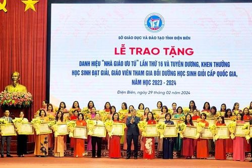 Điện Biên: Phong tặng danh hiệu 'Nhà giáo Ưu tú' cho 43 nhà giáo