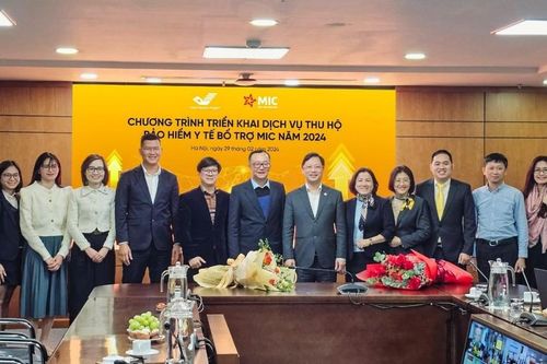 Mic và Vietnam Post phối hợp triển khai dịch vụ thu hộ bảo hiểm y tế bổ trợ năm 2024