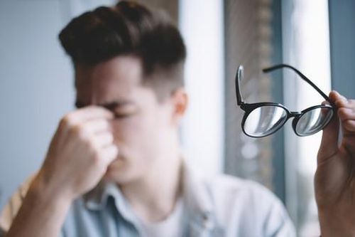 'Ở trong nhà nhiều' có thể khiến một nửa dân số thế giới bị cận thị