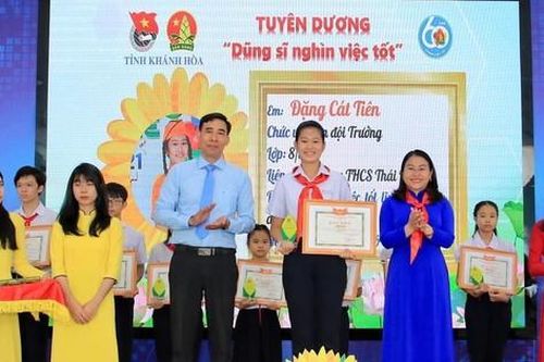 Truyền lửa khát vọng cống hiến - Bài 1: 'Chủ tịch Quốc hội trẻ' đa tài