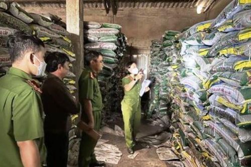 Triệt phá đường dây sản xuất, buôn bán hàng trăm tấn phân bón giả