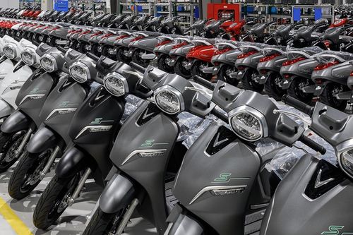 Các hãng xe máy giảm mạnh sản lượng trong tháng Tết
