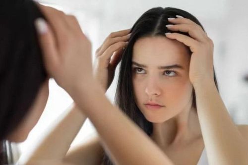 Những loại thực phẩm nào giúp người trẻ ngăn ngừa bệnh tóc bạc sớm?