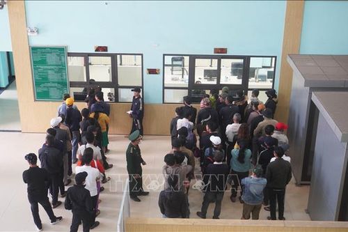 Tạo điều kiện thuận lợi cho người dân sang Lào làm việc