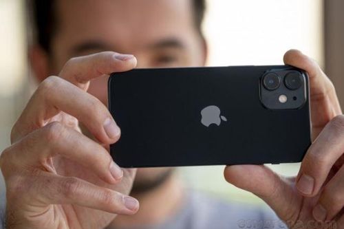 Quái vật tí hon iPhone 12 Mini rẻ như cho sau Tết, chip ngang iPhone 12 Pro Max, màn đẹp miễn chê