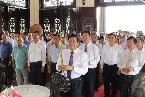 Vĩnh Long: Dâng hương tưởng niệm ngày mất Chủ tịch Hội đồng Bộ trưởng Phạm Hùng