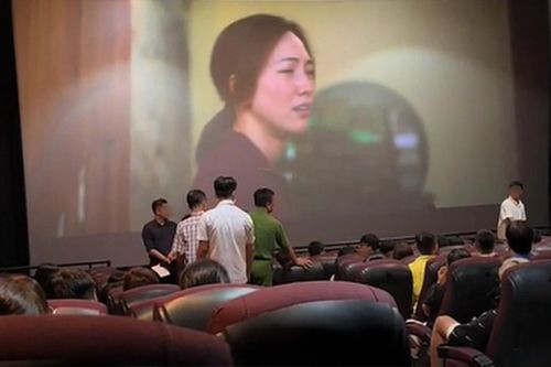 Công an đột xuất đến rạp để kiểm tra độ tuổi khán giả xem phim 'Mai', chủ rạp nói gì?