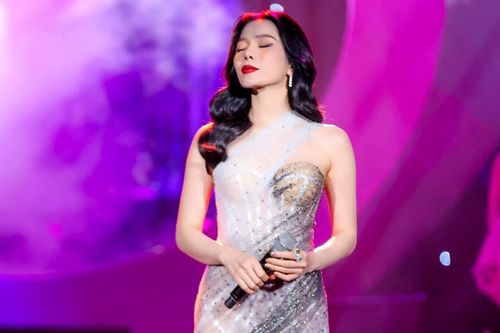Giữa ồn ào bị chê bai, Lệ Quyên tiết lộ phong độ chạy show