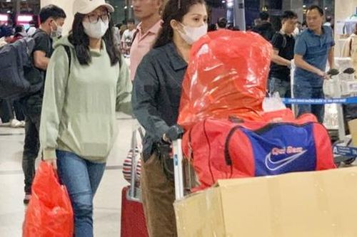 Sân bay Tân Sơn Nhất phục vụ hơn 3,8 triệu lượt khách giai đoạn cao điểm Tết Giáp Thìn