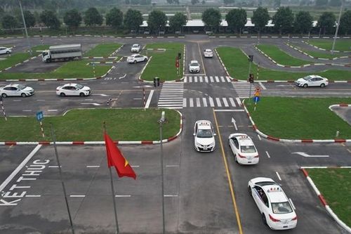 Hà Nội yêu cầu không tăng phí đào tạo, sát hạch lái xe ô tô