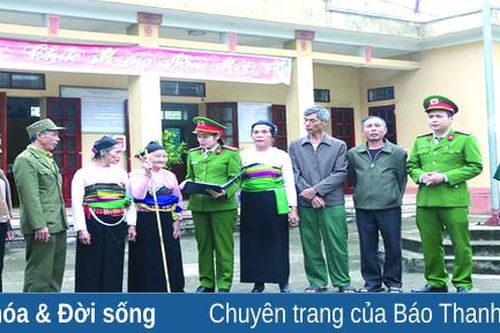 Chuyện những nữ công an xã được dân mến tin