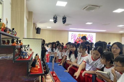 Triển lãm 200 búp bê truyền thống Nhật Bản