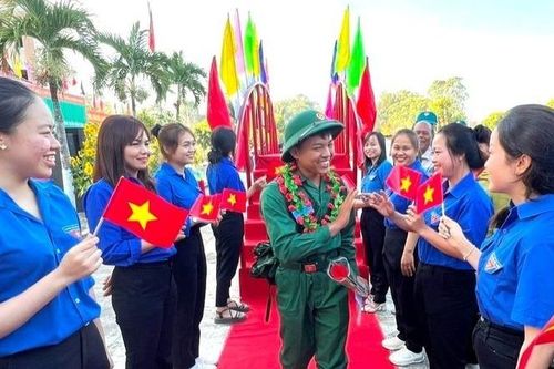 Chọn quân ngũ để cống hiến