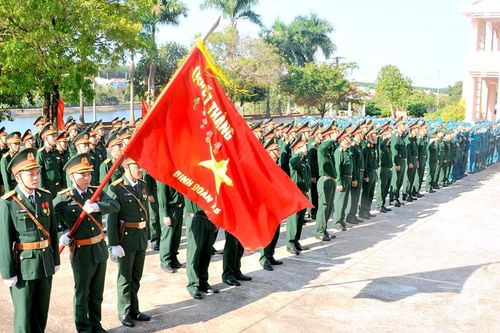 Các đơn vị quân đội ra quân huấn luyện