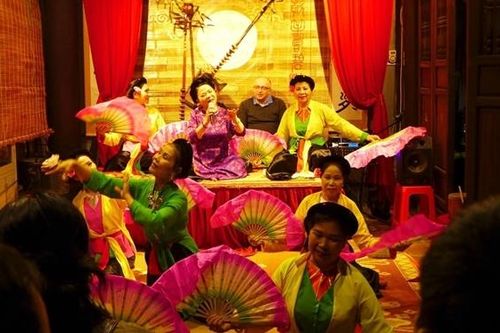 Ca trù - gian nan nối mạch lưu truyền
