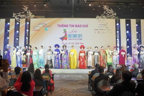 Phát triển Lễ hội áo dài thành sản phẩm du lịch độc đáo