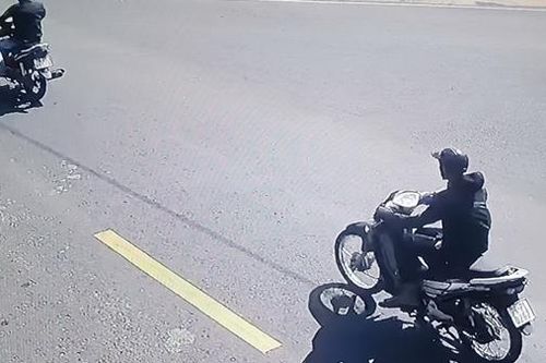 Đang bị khởi tố về tội giết người, một thiếu niên tiếp tục đi trộm cắp