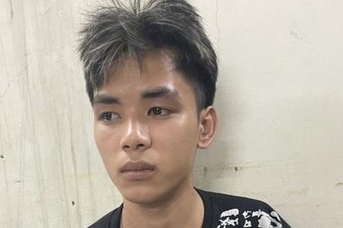 Chở bạn gái đi đâm trọng thương một thanh niên rồi rủ nhau trốn vào TPHCM