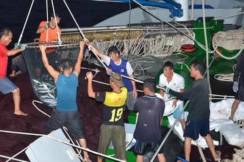 Bài 4: Từ thuyền giật lùi tới tàu cá vươn khơi
