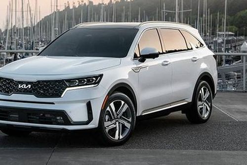 Giá lăn bánh KIA Sorento mới nhất ra sao khiến Hyundai SantaFe và Ford Everest phải dè chừng?