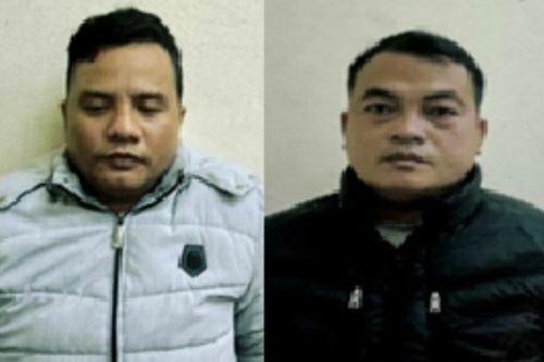 Bắt 'nóng' cặp đôi trộm cắp tại điểm dừng xe buýt ở Hà Nội