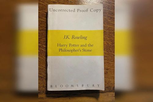 Bản in thử cuốn 'Harry Potter' được bán với giá 13.900 USD