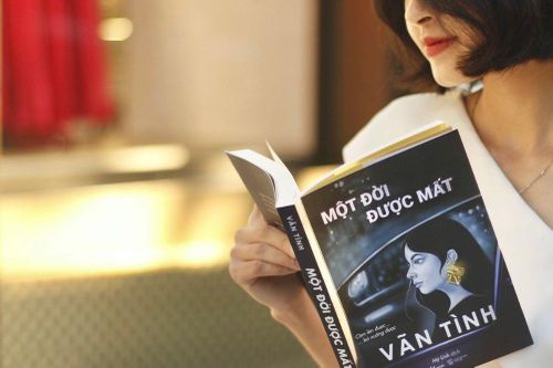 Dòng sách không lên gân lên cốt vẫn hút độc giả