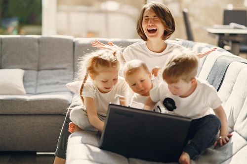 7 cách để giảm bớt áp lực khi nuôi dạy con