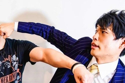 Thầy giáo Nhật đánh học trò tới tấp vì bị gọi bằng tên nhân vật anime