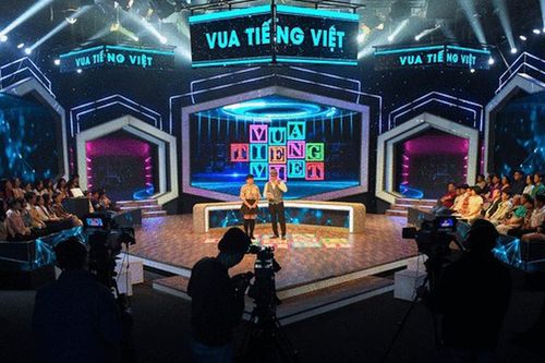 Phong ba bão táp 'Vua tiếng Việt'