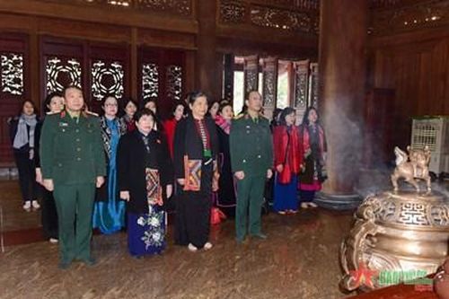 Nhóm nữ đại biểu Quốc hội Việt Nam khóa XV dâng hương tưởng niệm Chủ tịch Hồ Chí Minh tại Khu di tích K9 Đá Chông