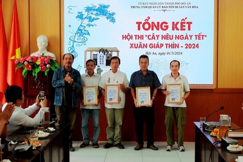 Trao giải cho 20 đơn vị dựng Cây nêu ngày Tết Giáp Thìn đẹp nhất