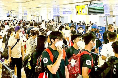 Tour du lịch 'đội' giá vì vé máy bay