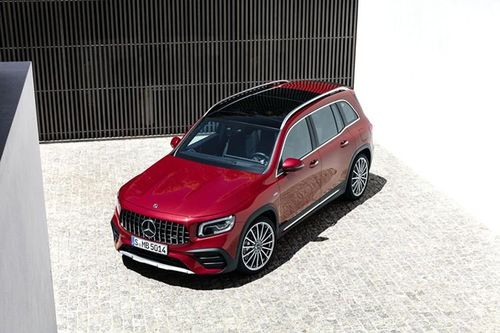 Mercedes-Benz Việt Nam xả hàng xe sang đời 2022 tới hơn 700 triệu đồng