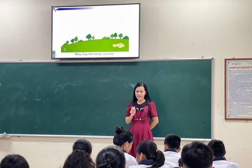 Tiết học thú vị của cô giáo 'thường xuyên'