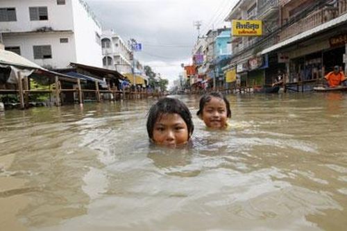 Thái Lan vật lộn với thiên tai