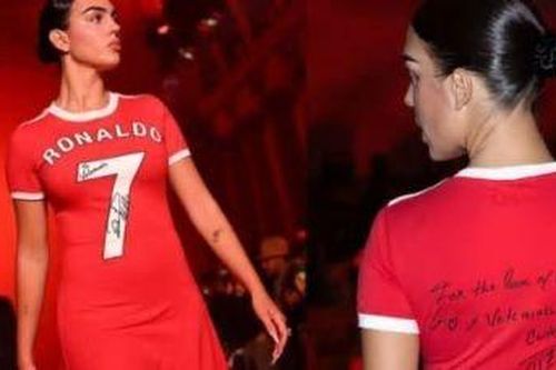 Áo đấu Ronaldo được đưa lên sàn diễn Paris Fashion Week 2024