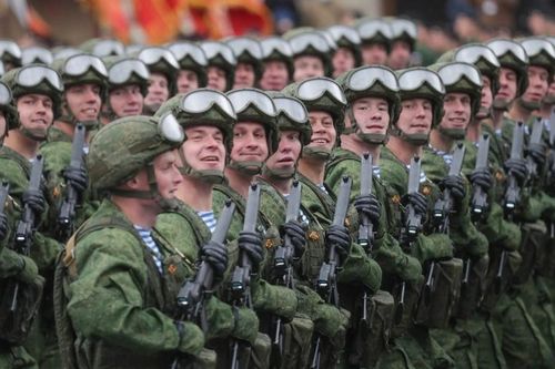 Tổng thống Putin ký sắc lệnh nhập ngũ thường niên, tăng cường huấn luyện quân sự