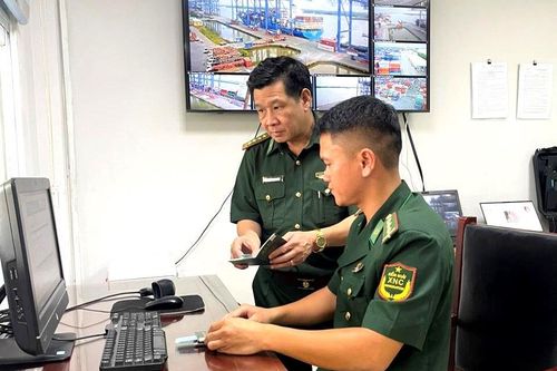Ứng dụng công nghệ thông tin trong quản lý cửa khẩu, kiểm soát xuất nhập cảnh và bảo vệ chủ quyền lãnh thổ, an ninh biên giới