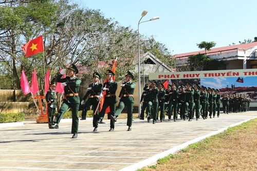 Sôi nổi khí thế ra quân huấn luyện năm 2024