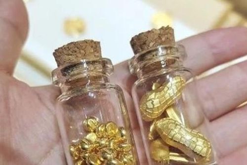 'Chơi' vàng mini lỗ lớn