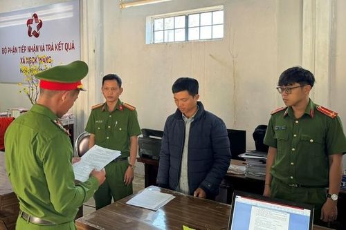 Hối lộ cán bộ địa chính để 'hô biến' 5ha đất của người khác mang tên mình