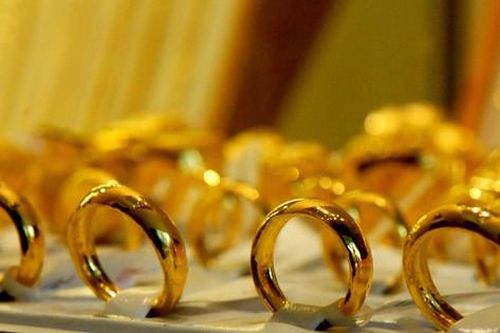 Nhiều người đổ xô mua vàng nhẫn