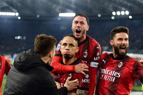 Milan thắng nghẹt thở Lazio sau 'cơn mưa thẻ đỏ'