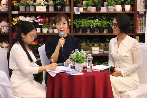 Bác sĩ người Hàn Quốc viết sách tâm lý và lời khuyên dành cho giới trẻ