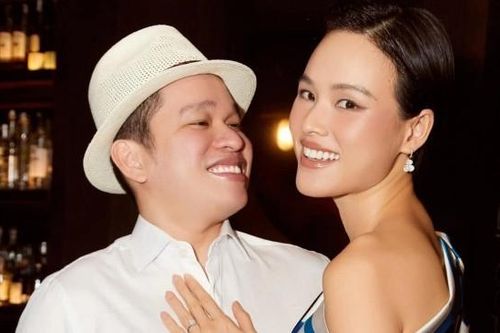 Siêu mẫu Tuyết Lan khóc nức nở trong đám cưới với chồng bác sĩ
