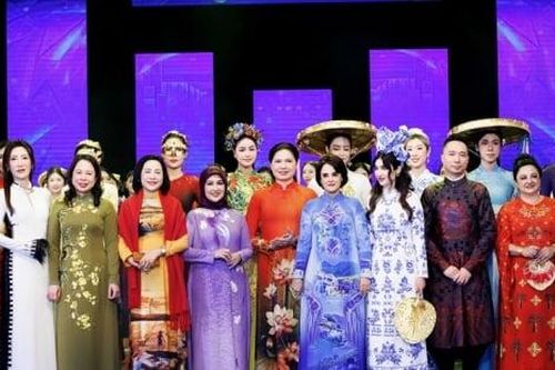57 Nhà thiết kế hưởng ứng Tuần lễ áo dài Việt Nam