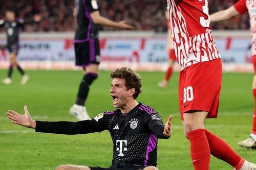 Bayern Munich hụt hơi trong cuộc đua ngôi vương Bundesliga